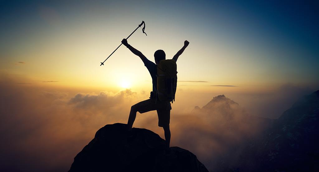 校长涉嫌诈骗3000万充值网络游戏,女校长涉嫌诈骗5000万玩网游