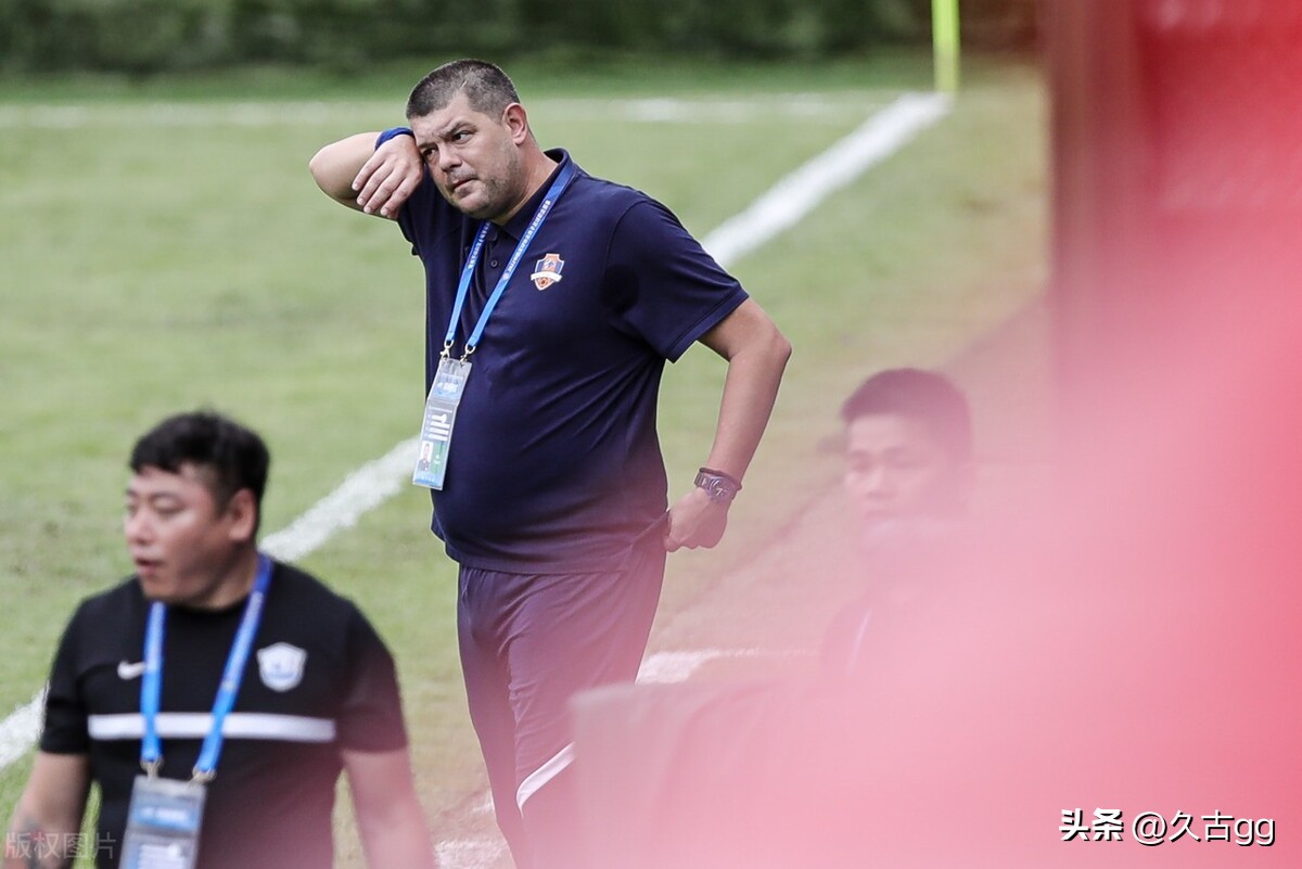 申花无缘晋级亚冠淘汰赛,青岛海牛主场0-1上海申花无缘决赛