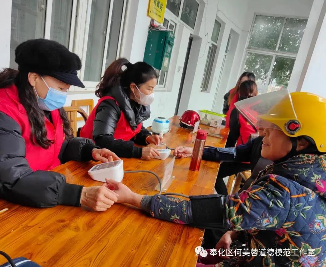 奉化区何美蓉道德模范工作室：便民利民零距离，公益服务暖人心