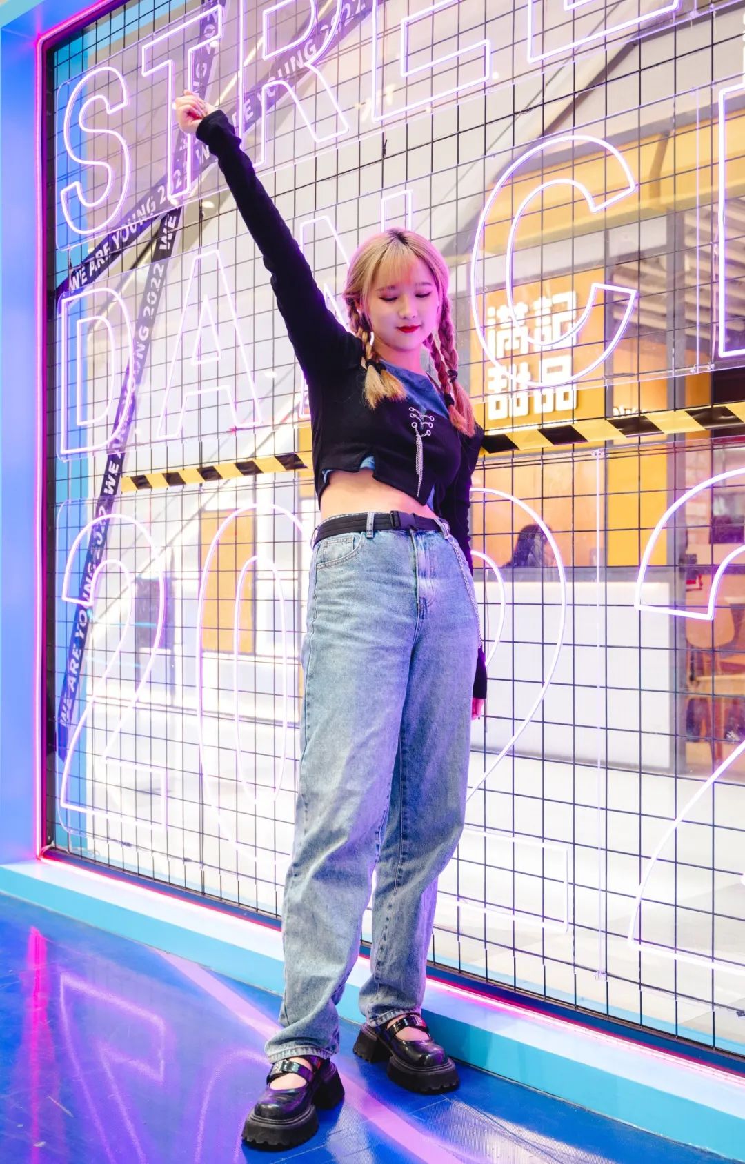 打卡赛博朋克烧烤店,赛博朋克打卡美陈