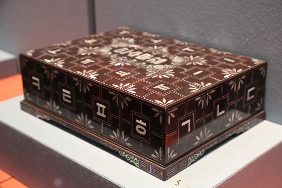 命运原来是水乳：毛主席收过的这些“礼品”