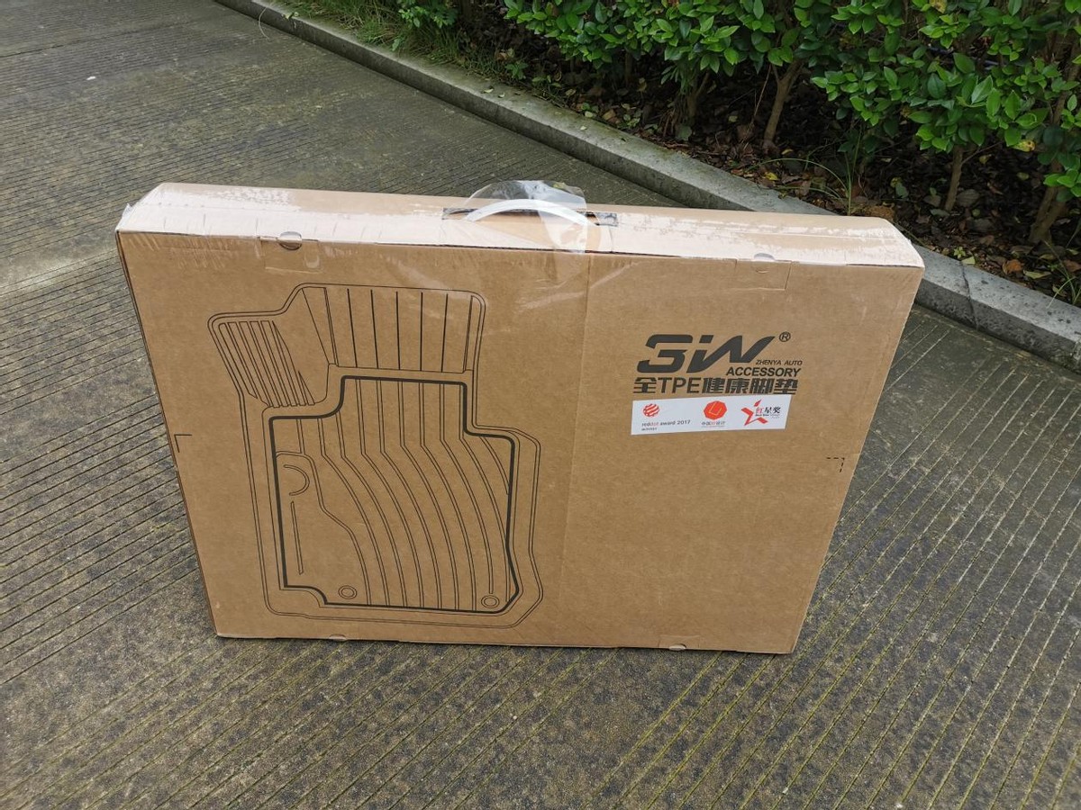 汽车里一股臭脚味,汽车脚垫有臭味怎么消除