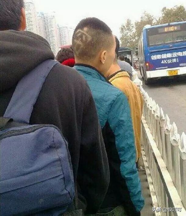 搞笑：给女儿买做的一条裙子