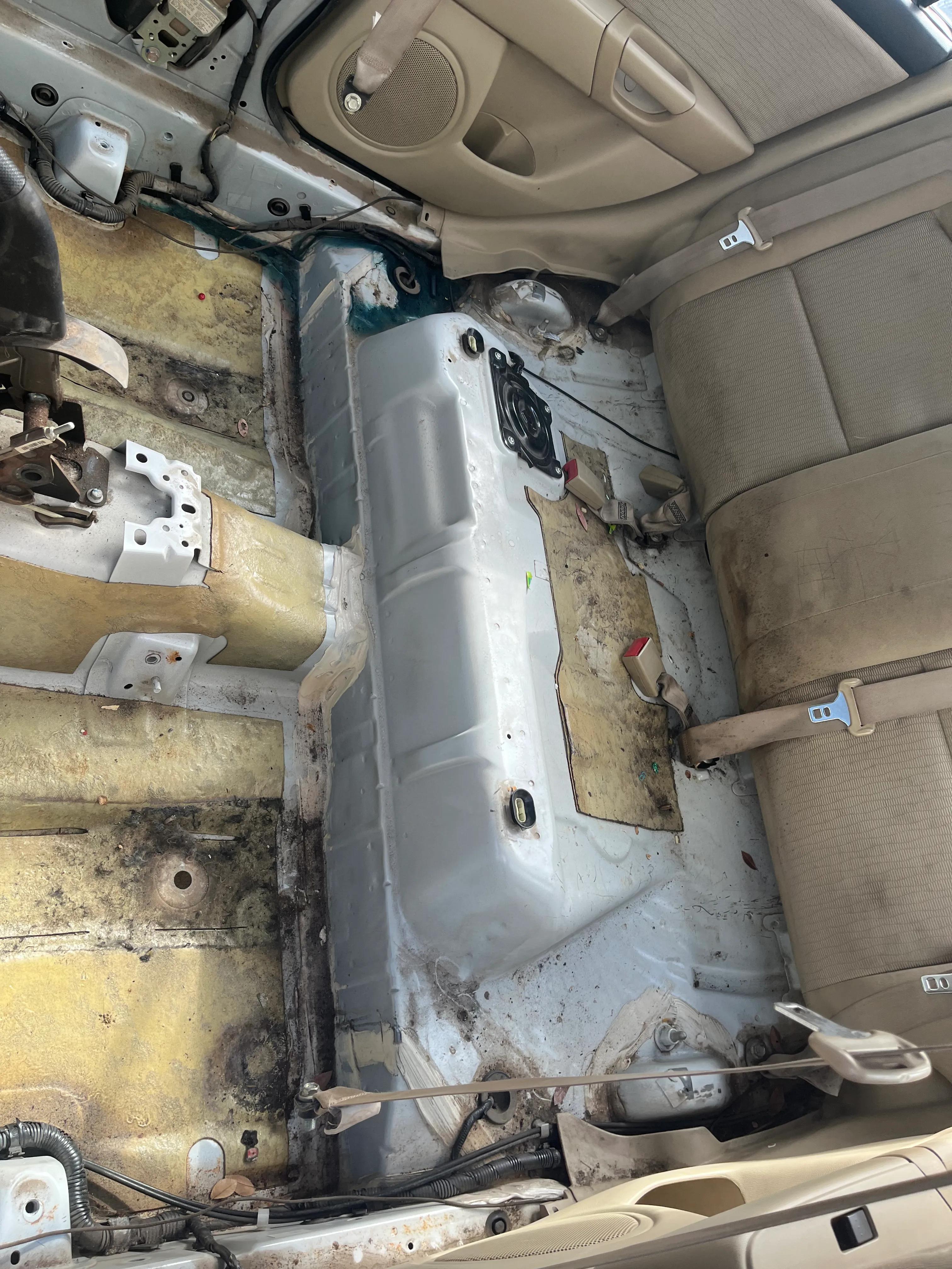 2010款马自达3经典款油耗,经典马自达3近光灯泡更换视频