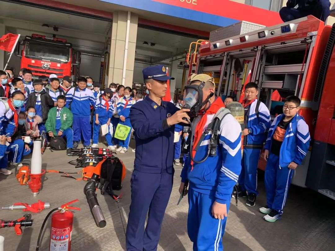 消防安全伴你童行知识小课堂,安全童行消防演练