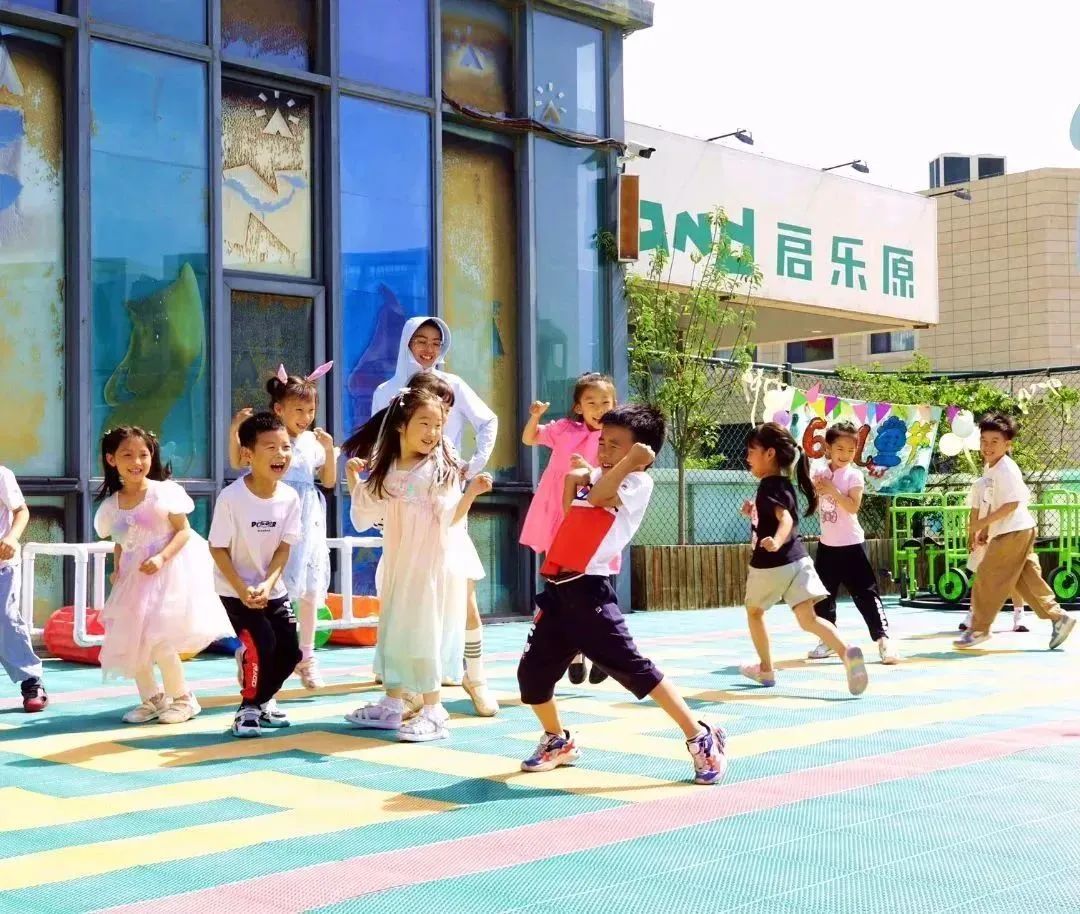 七彩童年活动环创,七彩童年庆六一活动