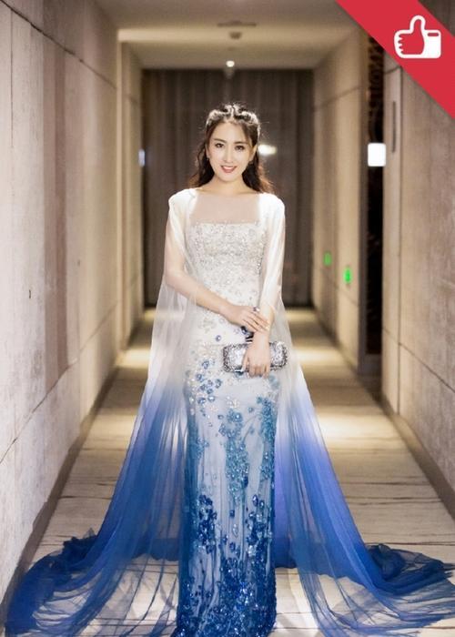 一出道就大方承认整容,出道就被逼着整容