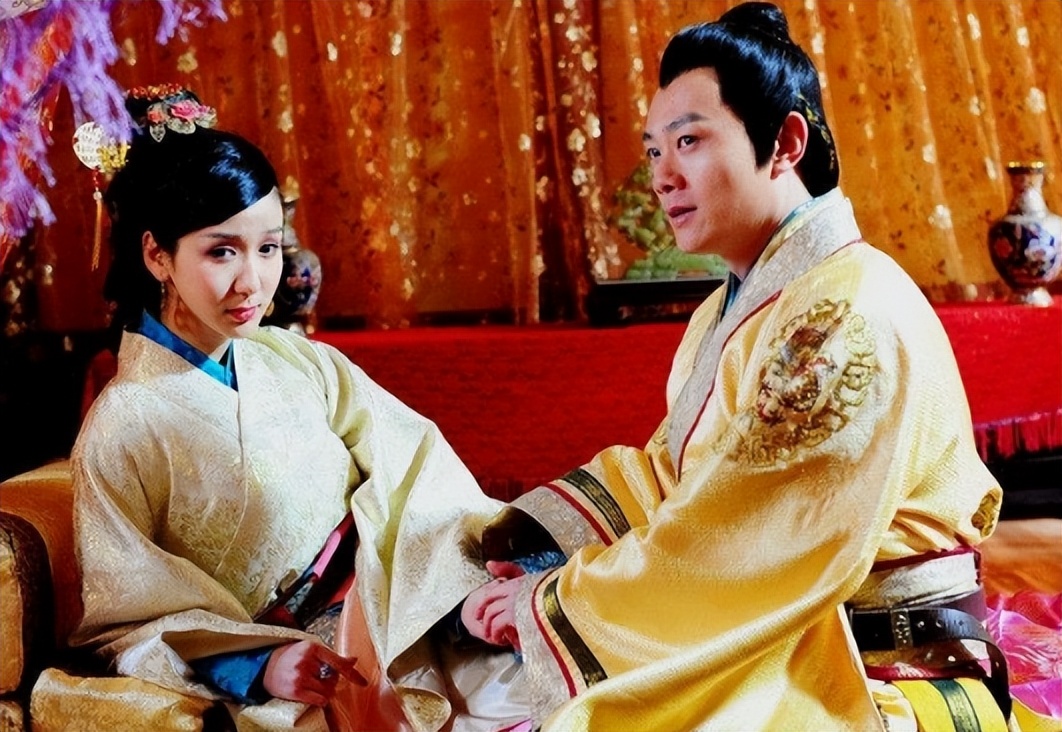 上海富人招丫鬟14万,上海月薪10万招佣人