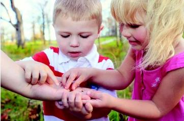 小朋友拿走了孩子的东西怎么办,孩子东西被拿了妈妈怎么处理好