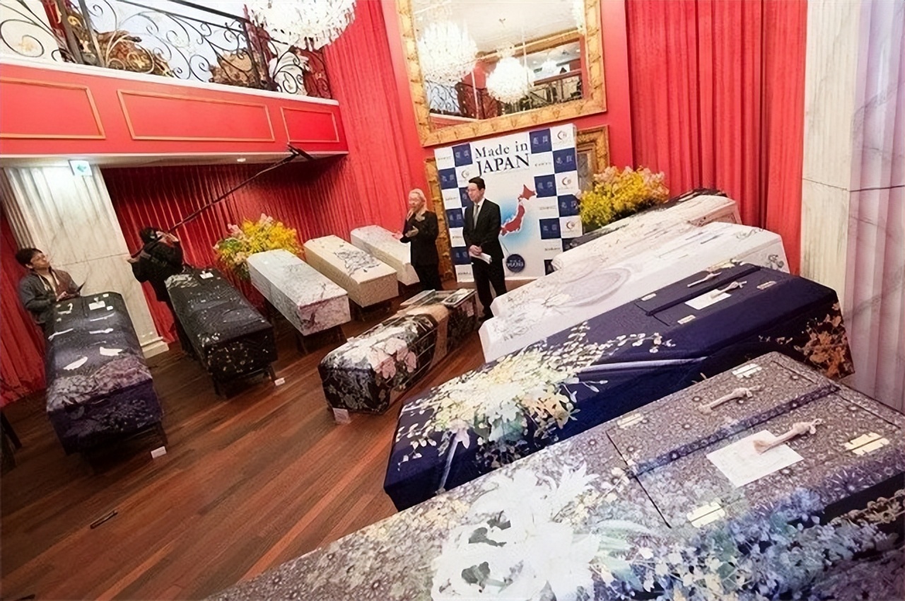 中国火葬场的棺材 (中国火葬场骨灰盒)