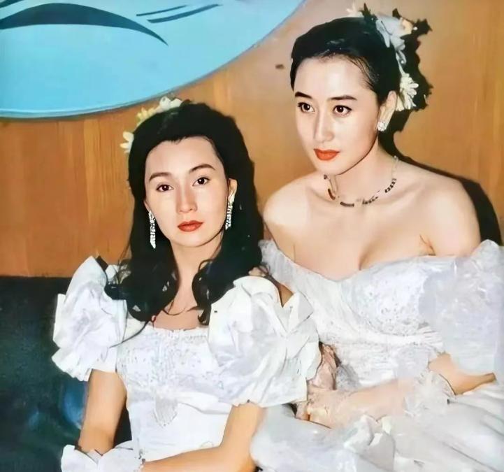 情义千斤不敌胸脯四两的意思,情义千斤不敌胸脯二两