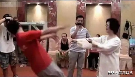 女功夫大师闫芳,武林高手闫芳