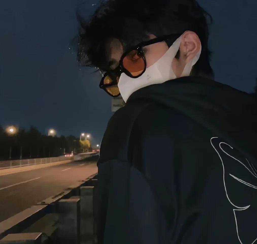 男生头像阳光简单干净,男生头像动漫可爱呆萌