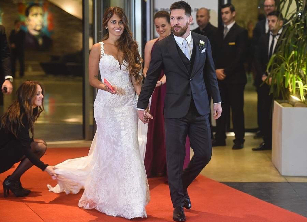 拥有巴西美臀的她，想成为球王的“安东外拉”，结果打脸了