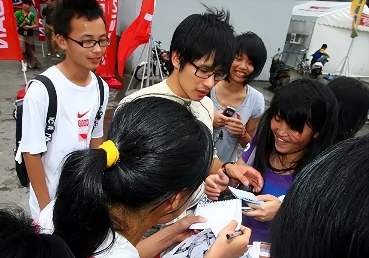 韩寒棱角被磨平全文,韩寒棱角磨平视频