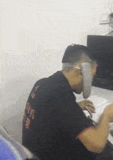 大哥怕是不行了,背是上午踩的,人是下午走的,席是中午吃的