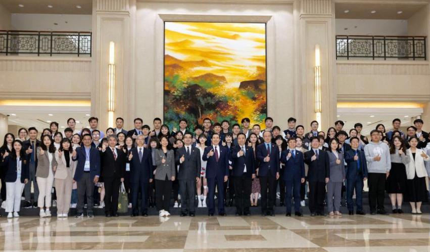 井底之蛙看井口,井底之蛙看井底之蛙