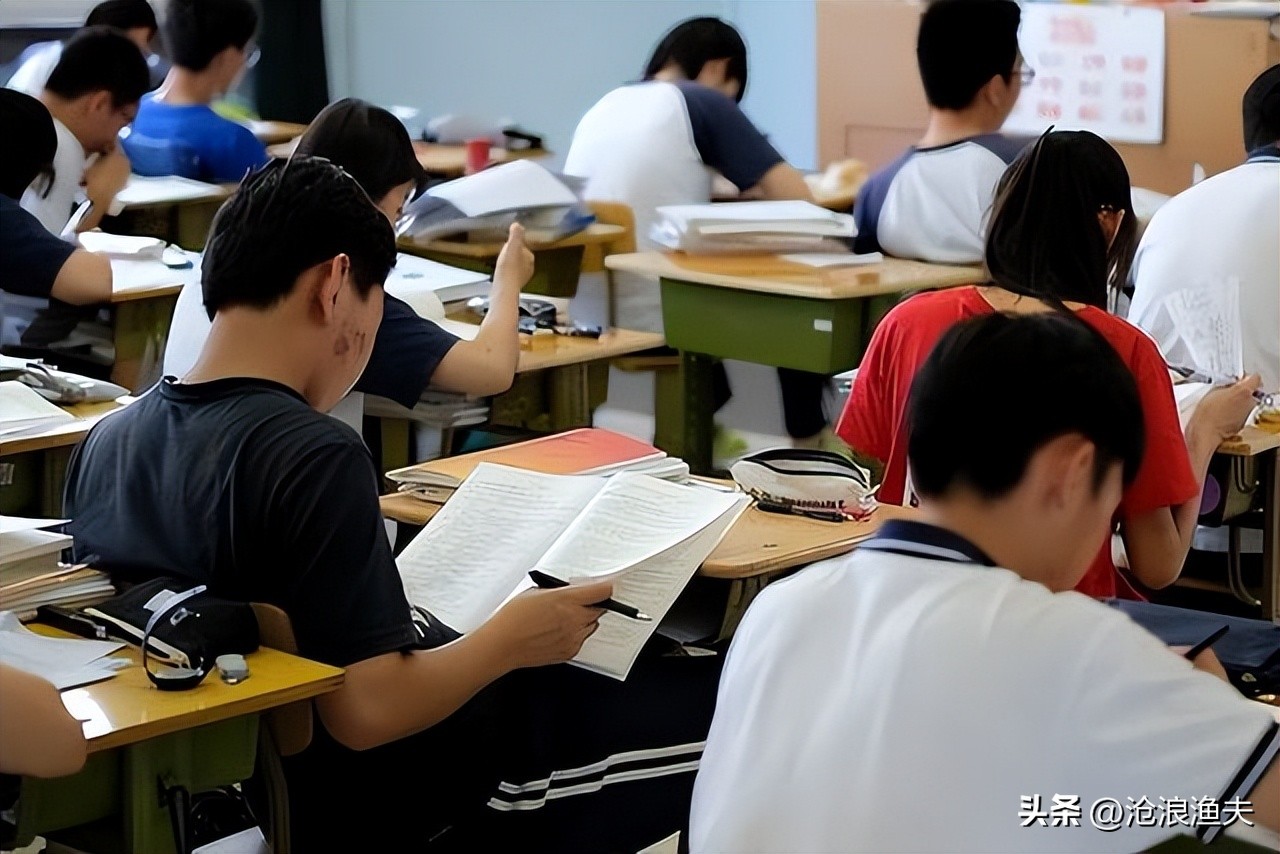 英语主科的地位到底取消了没有,降低英语主科地位教育部回应