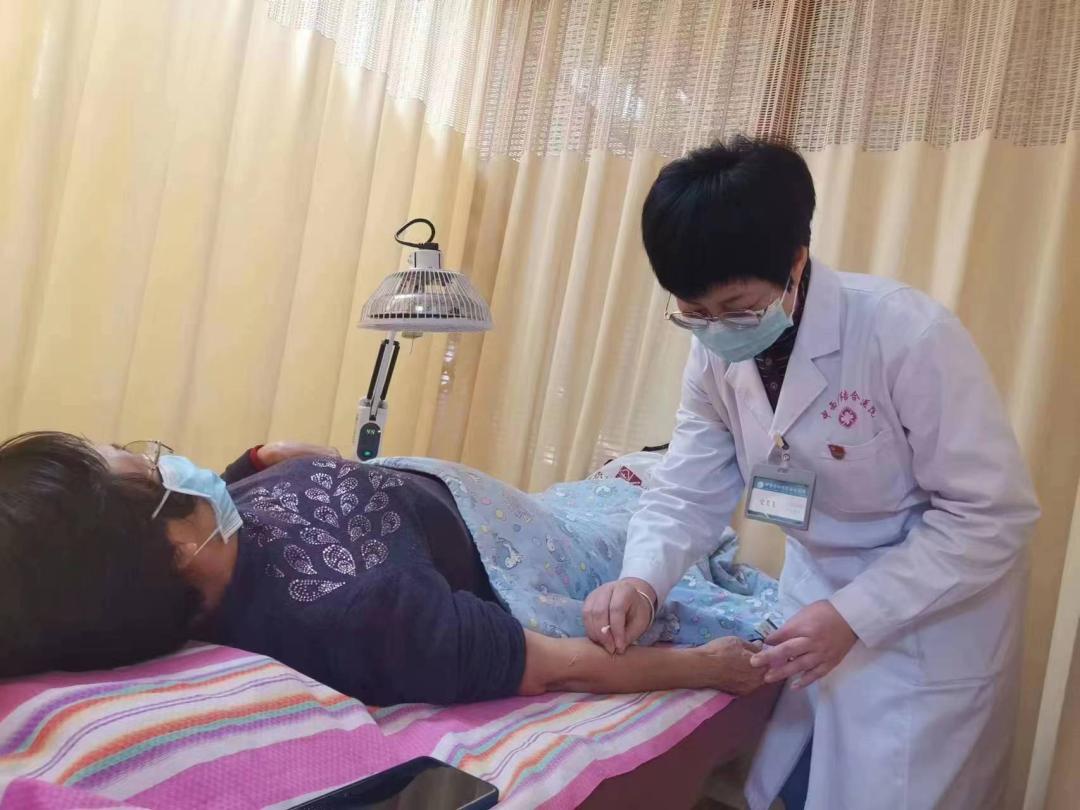 宁晋县中西医结合医院治未病科主任的“针”功夫