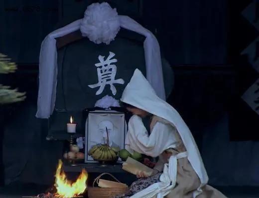 老人去世后用什么东西堵住肛门好,人死后肛门堵了怎么办