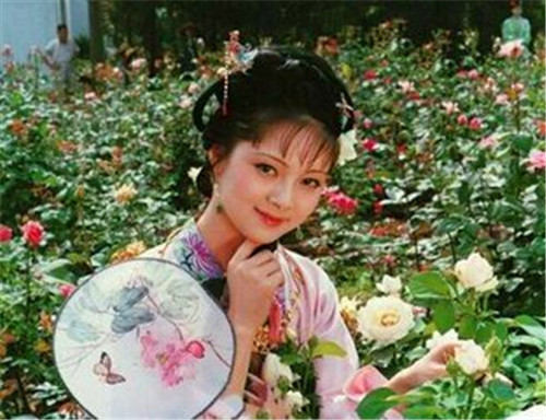 宝钗优点,宝钗真的有金吗