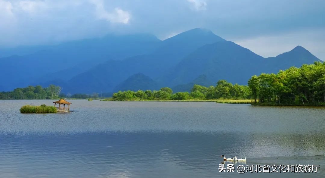 中国夏季避暑胜地排名前十,中国十大避暑胜地第一名你想不到