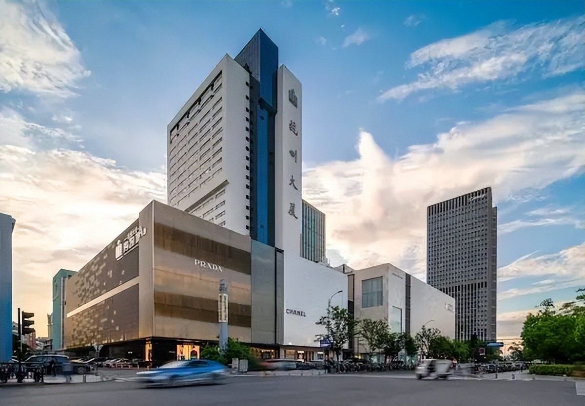 英国零售巨头再次增持HugoBoss；杭州大厦店庆销售额创新高…