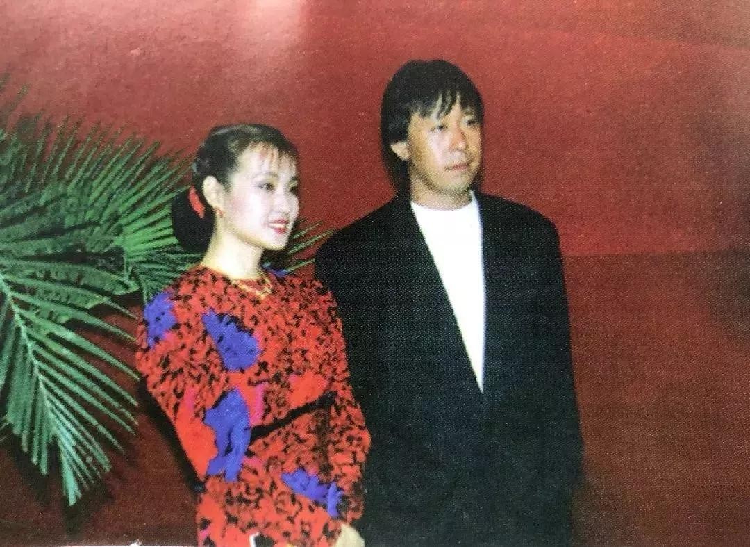 姜文爱刘晓庆宁静吗,姜文刘晓庆宁静三人的恋情故事