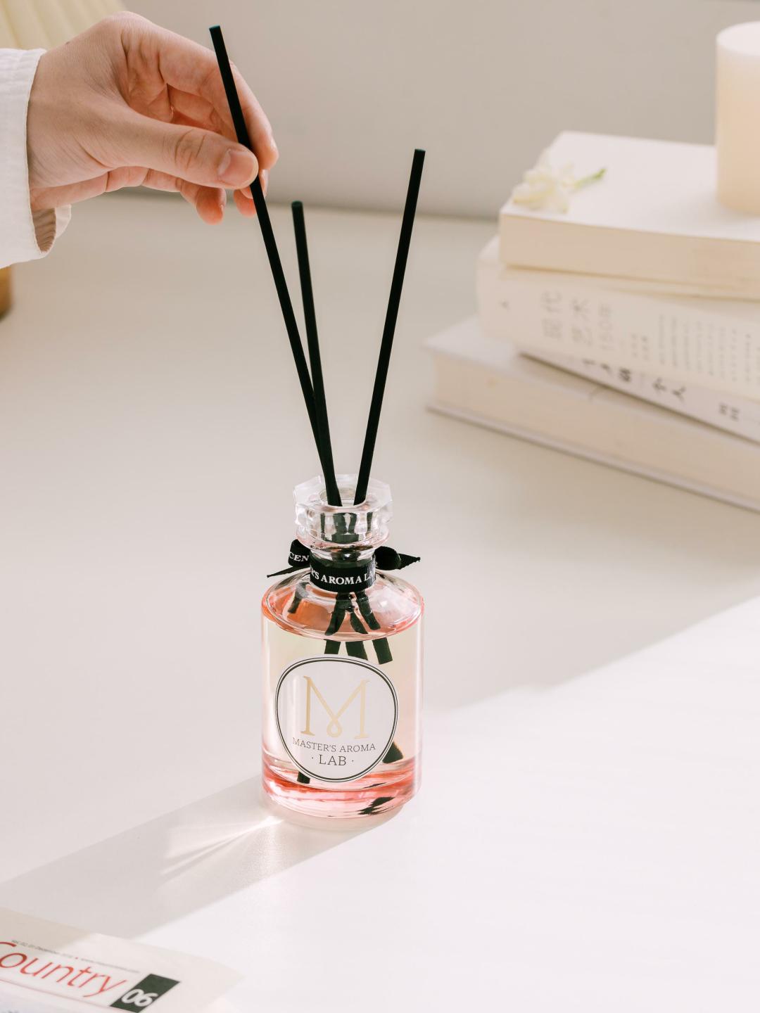 出道失败只因“不是男的”？她的同款“大师香薰”如今却全网疯抢