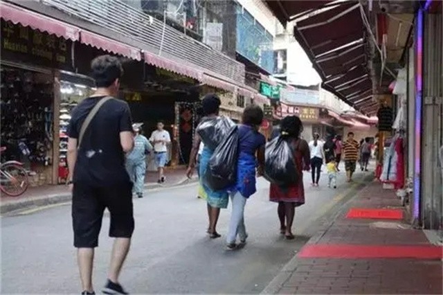 非洲“倒爷”在广州：28寸行李箱装着发财梦