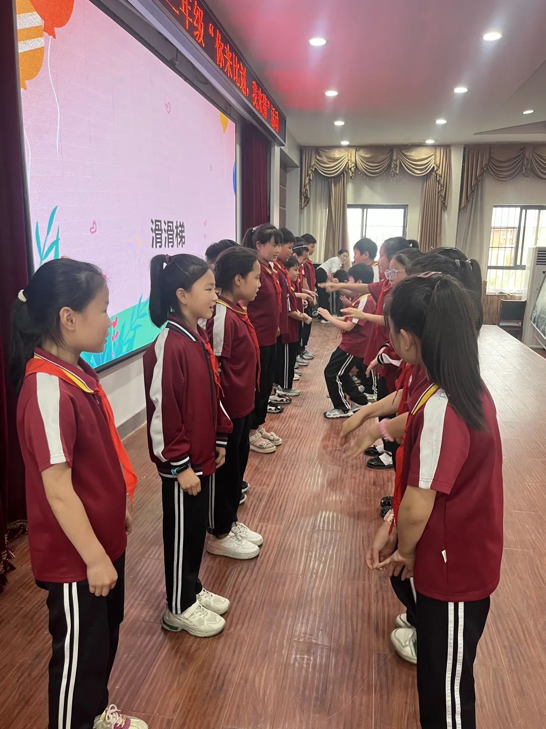 你来比划，我来猜——商丘市睢阳区汉梁小学语文学科活动