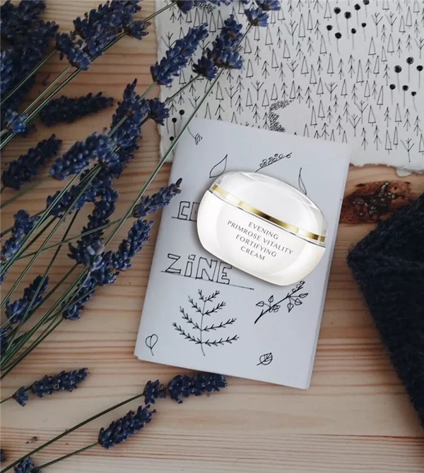 保持少女感护肤神器,保持紧致轮廓的秘密武器