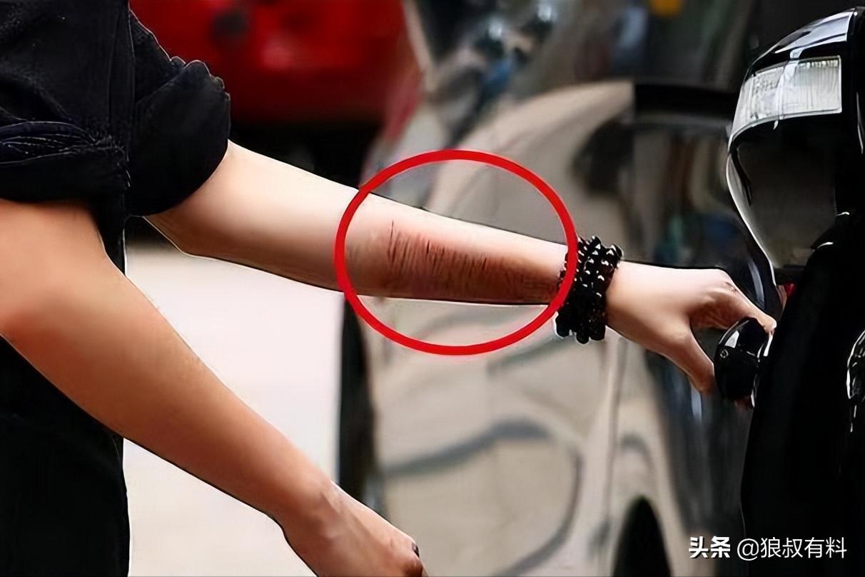 这三位巨星的后代，同样是明星的私生子，待遇简直天壤之别