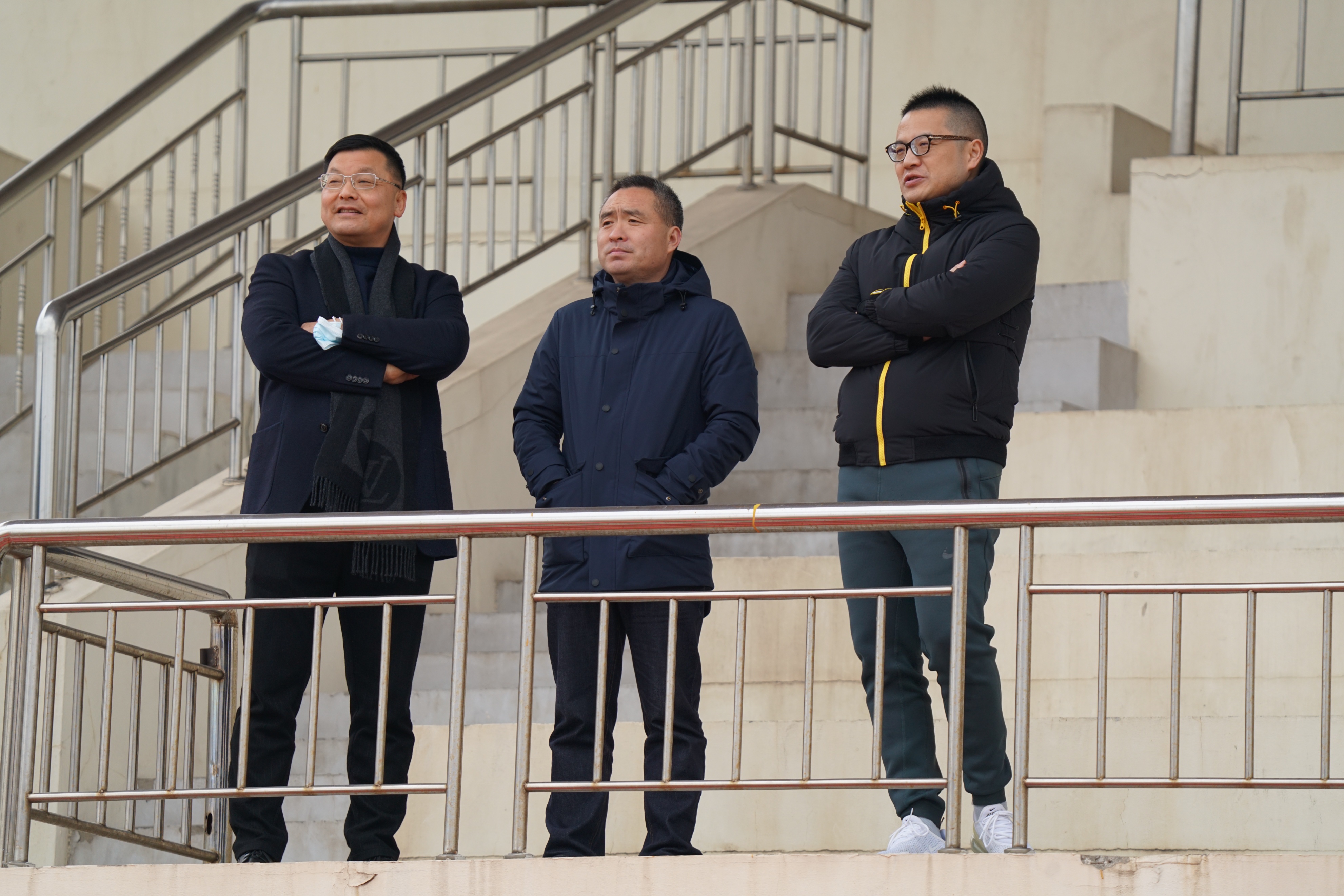 市足协主席柳海光一行来嘉定考察调研并观看嘉定汇龙热身赛