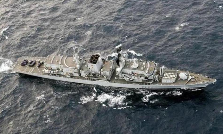 英国导弹拦截胡塞无人机,英国军舰闯入黑海视频