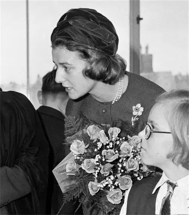 菲利普亲王和女儿安妮,菲利普亲王出轨事件