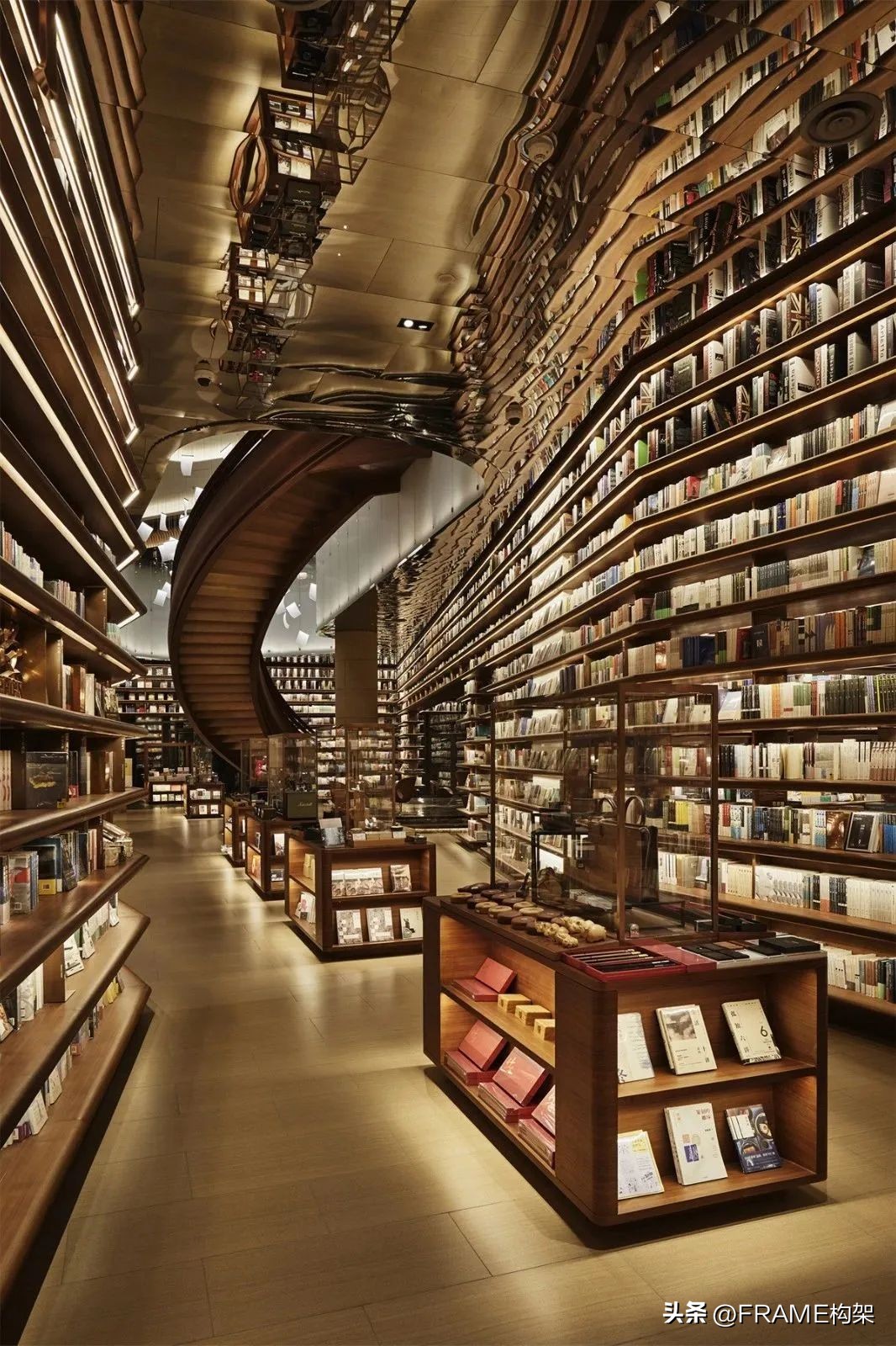 中国的网红书店,网红书店是颜值重要还是内涵重要