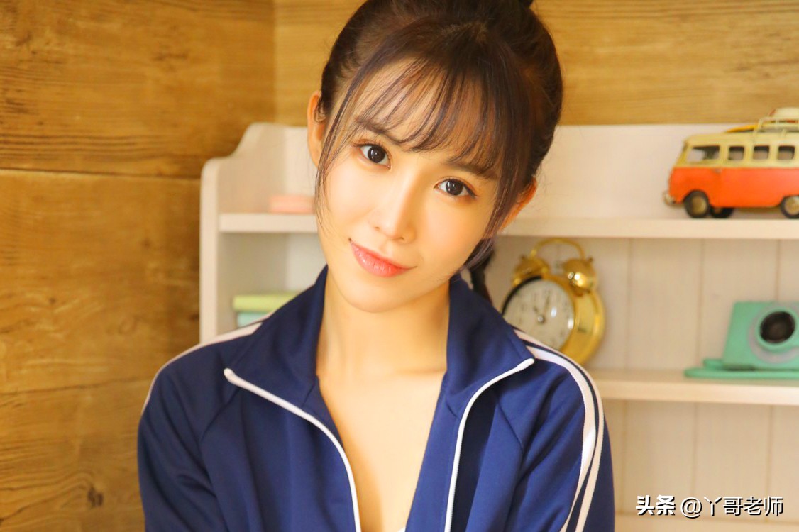 上衣露脐装初中生,初中女生穿露脐装好吗