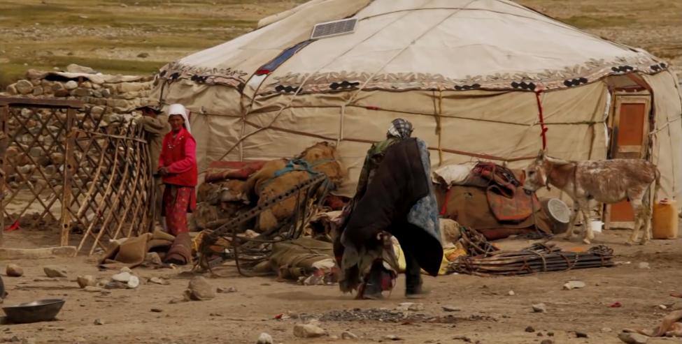 吉尔吉斯人：用100头羊换老婆，没羊男人只能孤独终老