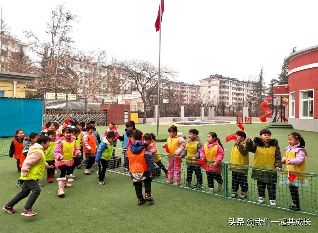 幼儿园趣味足球比赛精彩瞬间 (幼儿园足球文化节足球趣味活动)