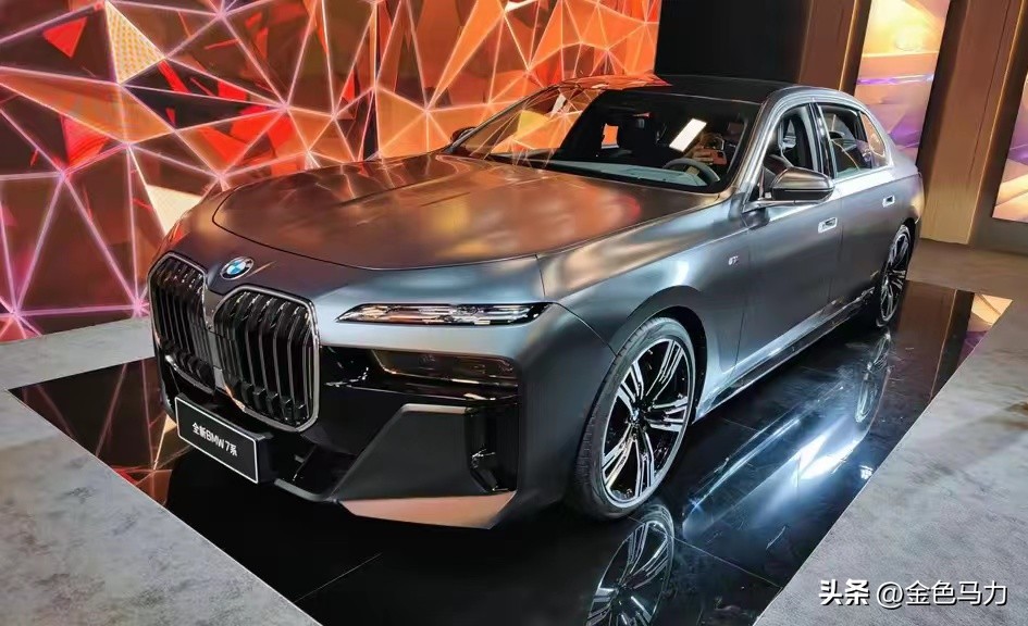 最新款宝马7系最顶配,宝马7系什么配置才有老板座