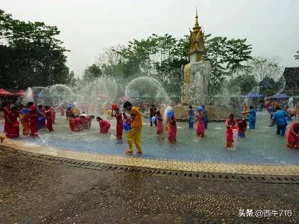 西双版纳泼水节旅行日记,西双版纳傣族园泼水详细攻略
