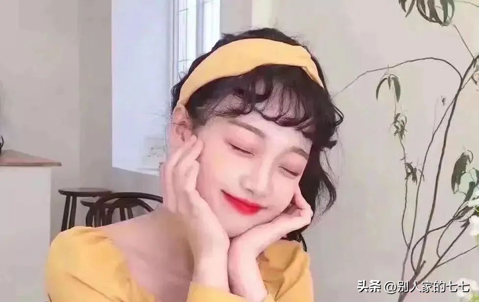 男人偷偷喜欢你的8个表现,男人偷偷喜欢你的12个表现