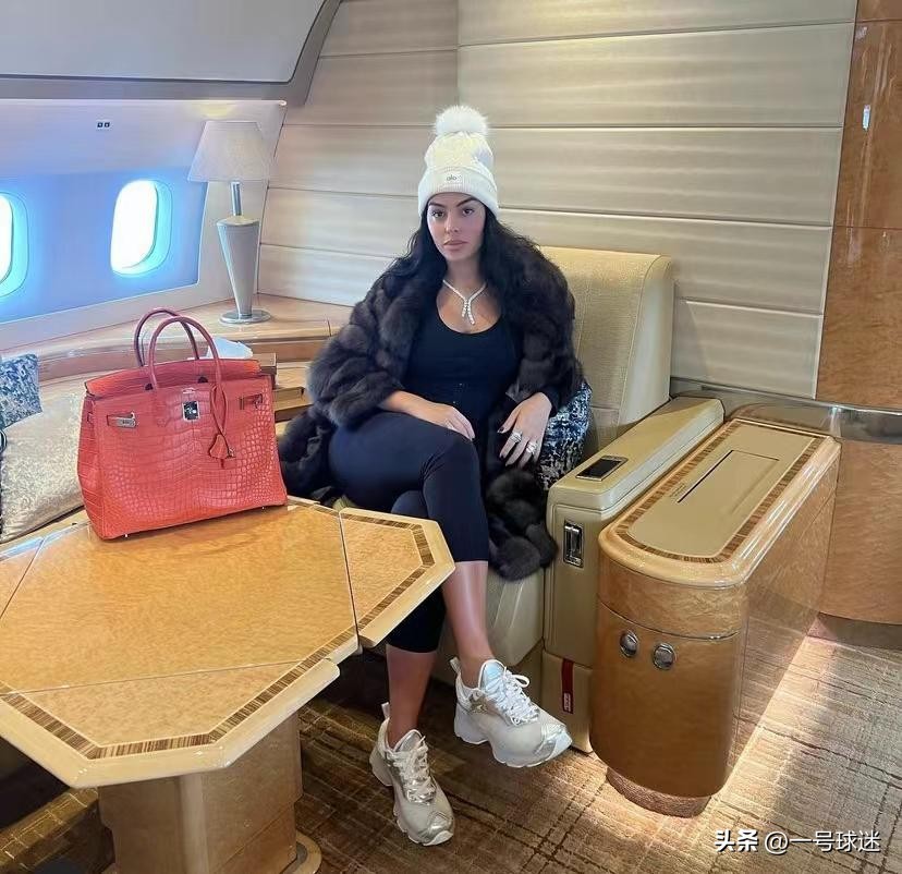 乔治娜一言不合就送c罗100万,c罗推特为乔治娜庆生