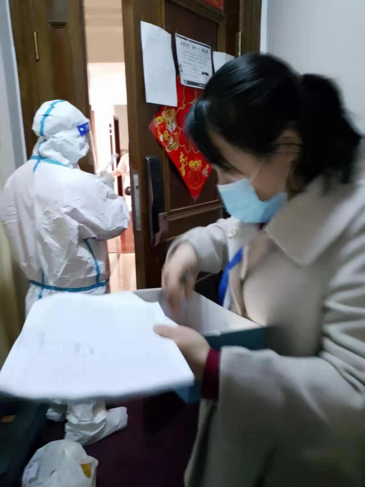 网格员在疫情防控一线的温情坚守,乡村网格员助力疫情防控事迹