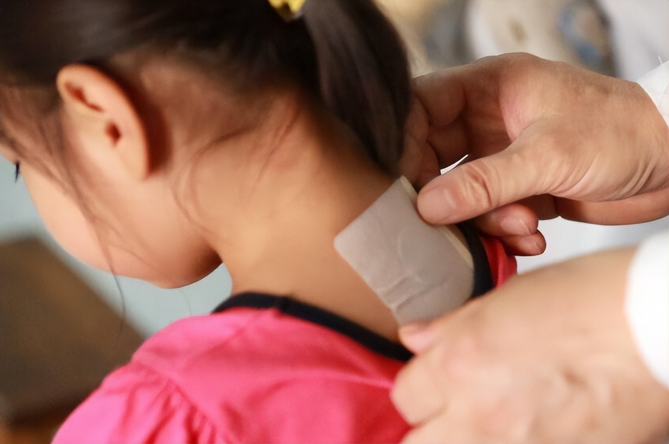 鼻咽炎三伏贴贴哪些穴位,三伏贴耳鼻喉疾病该贴哪