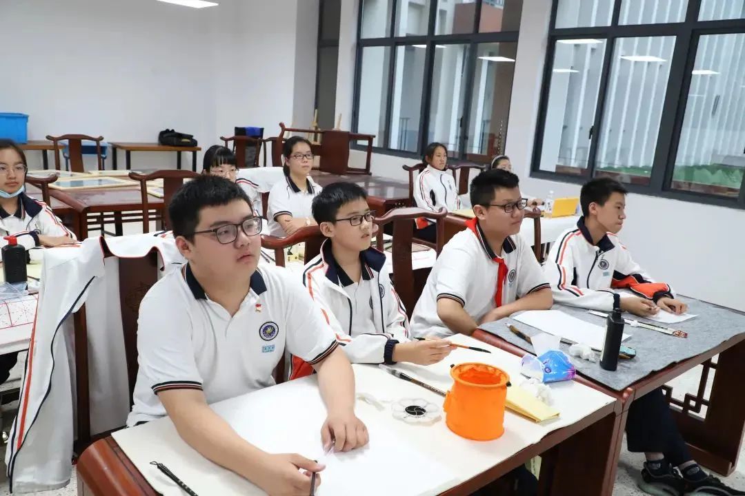 走进直播间|这所学校办学仅三年，实力不容小觑！