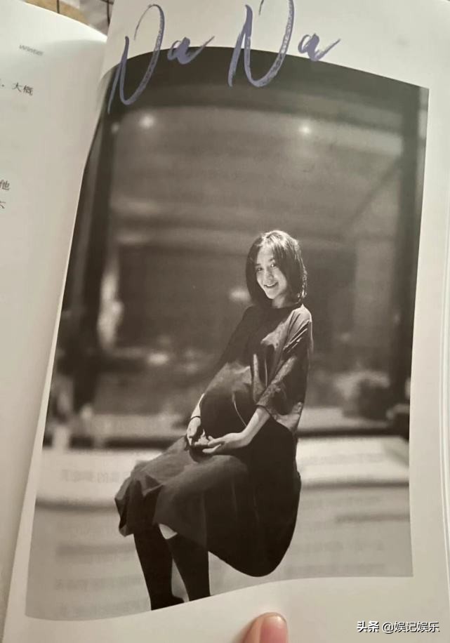 谢娜首晒小咘芽近照,谢娜小咘芽百天照