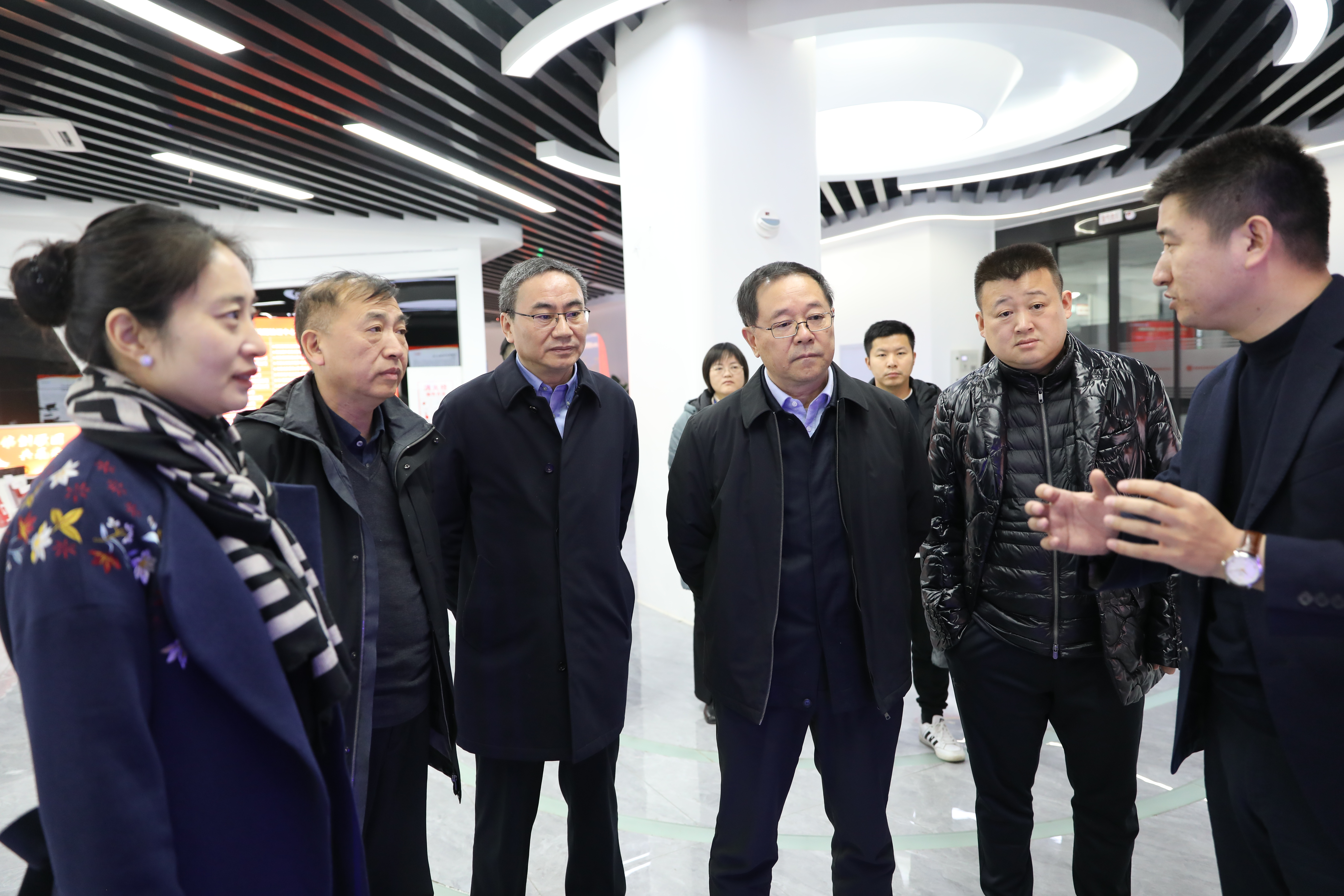 安徽省经信厅厅长牛弩韬一行莅临中国声谷调研