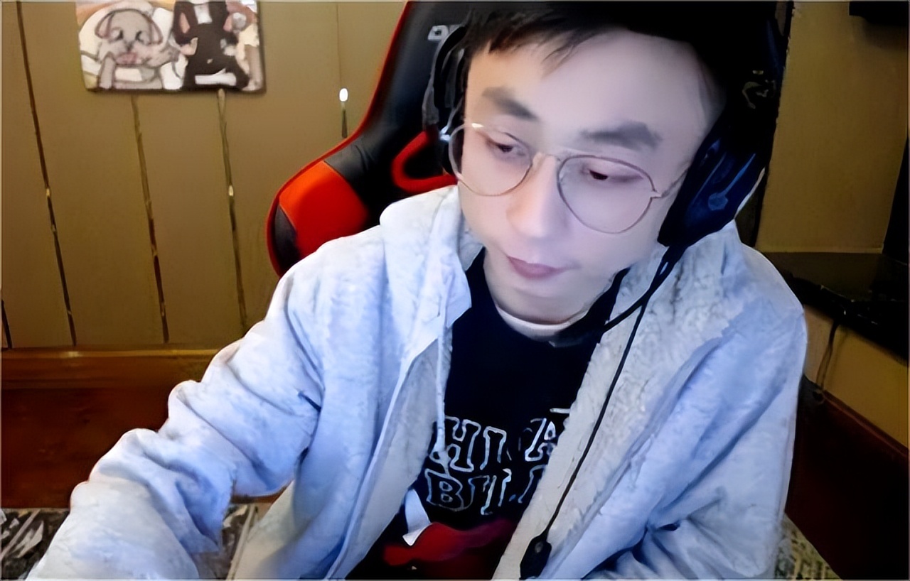 水晶哥复播谈自身经历，请人修电脑被偷CPU，i7变成假i5